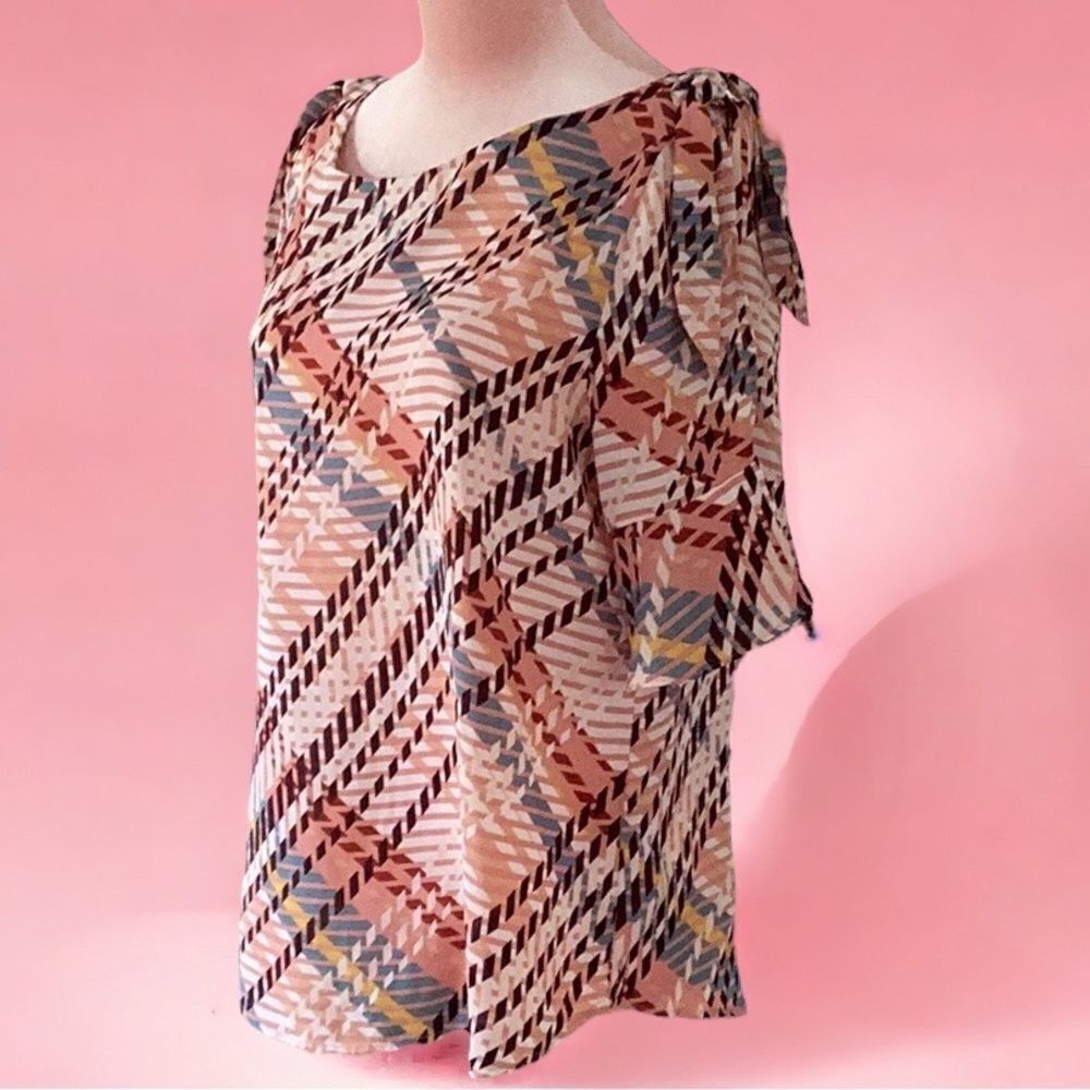7TH AVENUE NEW YORK AND COMPANY SMALL TOP BLOUSE FLUTTER SLEEVES